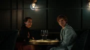 Dita (Gizem Emre, l.) und Nicolas Dardenne (Gustav Schmidt, r.) verstehen sich gut. Dita (Gizem Emre, l.) und Nicolas Dardenne (Gustav Schmidt, r.) verstehen sich gut.
