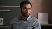 Der örtliche Kommissar Romain (Théo Costa-Marini) kennt alle im Dorf seit Kindstagen. Der örtliche Kommissar Romain (Théo Costa-Marini) kennt alle im Dorf seit Kindstagen.