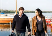 Sarah (Mariella Ahrens) weiß noch nicht, ob sie Florian (Francis Fulton-Smith) vertrauen kann. Sarah (Mariella Ahrens) weiß noch nicht, ob sie Florian (Francis Fulton-Smith) vertrauen kann.
