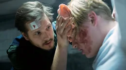 Piet (Enno Hesse, li.), Konstantin (Mats Kampen, re.)