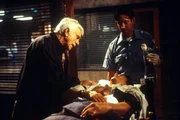 Dr. Mark Sloan (Dick Van Dyke, l.) Dr. Mark Sloan (Dick Van Dyke, l.)