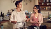 Wenn seine Ex-Frau Nicki (Yasemin Cetinkaya) das alleinige Aufenthaltsbestimmungsrecht über die gemeinsamen Kinder bekäme, wäre das für Timo (Tim Oliver Schultz) eine Katastrophe. Wenn seine Ex-Frau Nicki (Yasemin Cetinkaya) das alleinige Aufenthaltsbestimmungsrecht über die gemeinsamen Kinder bekäme, wäre das für Timo (Tim Oliver Schultz) eine Katastrophe.