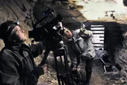 Die Filmemacher Svenja (rechts) und Ralph Schieke bei Aufnahmen in einer der Höhlen des Teutoburger Waldes. Hier leben Fledermäuse als Wintergäste. Die Filmemacher Svenja (rechts) und Ralph Schieke bei Aufnahmen in einer der Höhlen des Teutoburger Waldes. Hier leben Fledermäuse als Wintergäste.