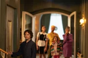 In Frankys Kopf-Hotel wohnen vier verschiedene Persönlichkeiten. Von links: Franky (Lena Urzendowsky), Ella (Sophie Killer), Frank (Sven Hönig), Lenni (Cecilio Andresen) und Frau Franke (Gerti Drassl) In Frankys Kopf-Hotel wohnen vier verschiedene Persönlichkeiten. Von links: Franky (Lena Urzendowsky), Ella (Sophie Killer), Frank (Sven Hönig), Lenni (Cecilio Andresen) und Frau Franke (Gerti Drassl)