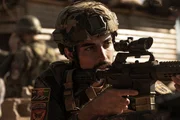 Der afghanische Soldat Fazal (Shervin Alenabi) ist mit seinen Kameraden an einem Kontrollpunkt postiert. Die sich n&auml;hernden Taliban geben sich unbeeindruckt von ihrer Anwesenheit. F&uuml;r Fazal stelle sich die Frage: k&auml;mpfen oder fliehen?