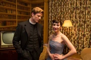 Sidney Chambers (l., James Norton) und Amanda Kendall (r., Morven Christie). Sidney Chambers (l., James Norton) und Amanda Kendall (r., Morven Christie).