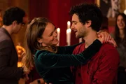 Endlich scheint Ben (Aaron Karl) sein Glück mit Eva (Livia Matthes) gefunden zu haben. Endlich scheint Ben (Aaron Karl) sein Glück mit Eva (Livia Matthes) gefunden zu haben.