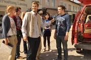 Vor der Kamera gibt Flori teilweise gewagte Geschichten zum Besten. Von links: Gustl Niewand (Peter Foyse), Florian Brunner (Tommy Schwimmer) und Team DiD.