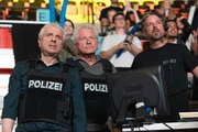 Von links: Franz Leitmayr (Udo Wachtveitl), Ivo Batic (Miroslav Nemec) und Referee (Danny Rosness). Von links: Franz Leitmayr (Udo Wachtveitl), Ivo Batic (Miroslav Nemec) und Referee (Danny Rosness).