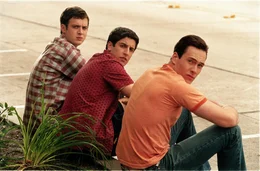 L-R: Finch (Eddie Kaye Thomas), Jim (Jason Biggs), Oz (Chris Klein)