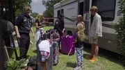 Joey Kelly reist gemeinsam mit seiner Familie durch Mexiko. Während Mexico City ein Highlight ist, merken sie in den Vororten, das hier nicht alles reibungslos läuft. Schon bald müssen die Eltern Tanja und Joey eine Entscheidung treffen. Joey Kelly reist gemeinsam mit seiner Familie durch Mexiko. Während Mexico City ein Highlight ist, merken sie in den Vororten, das hier nicht alles reibungslos läuft. Schon bald müssen die Eltern Tanja und Joey eine Entscheidung treffen.
