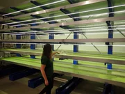 Im Labor bei der Fischfutterherstellung w&auml;hrend Servus TVs "TM Wissen" in Friedersbach am 03.06.2025.
