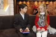 Hat ihre Freundschaft eine Chance? Charlotte von Schaumberg (Paula Thimm, r.) und Daniel (Alexander Türk, l.) ... Hat ihre Freundschaft eine Chance? Charlotte von Schaumberg (Paula Thimm, r.) und Daniel (Alexander Türk, l.) ...