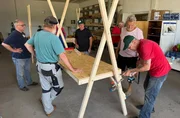 Werkeln für die Gemeinde, Marktstände bauen Werkeln für die Gemeinde, Marktstände bauen