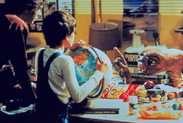 Henry Thomas (Elliot).