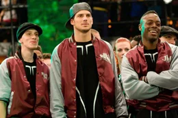 Auf dem Weg zu einem der gr&ouml;&szlig;ten Tanzwettbewerb der Welt m&ouml;chte Luke (Rick Malambri, M.) und seine Tanzcrew "House of Pirates" auf jeden Fall gewinnen. Koste es, was es wolle. Ob sie damit Erfolg haben werden?; Auf dem Weg zu einem der gr&ouml;&szlig;ten Tanzwettbewerb der Welt m&ouml;chte Luke (Rick Malambri, M.) und seine Tanzcrew "House of Pirates" auf jeden Fall gewinnen. Koste es, was es wolle. Ob sie damit Erfolg haben werden?