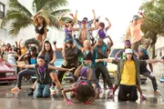 Legen den Verkehr lahm: die Streetdancer-Truppe "The Mob" ...