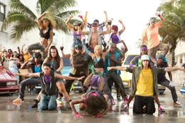 Legen den Verkehr lahm: die Streetdancer-Truppe "The Mob" ...