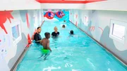 Der neue Mobi Schwimmcontainer ist eine Möglichkeit für Grundschulen, die Kinder an das Wasser zu gewöhnen. Der neue Mobi Schwimmcontainer ist eine Möglichkeit für Grundschulen, die Kinder an das Wasser zu gewöhnen.