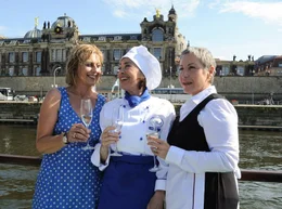 Steffi Krieg (Mona Seefried), Maria Lieblich (Thekla Carola Wied, Mitte)  und Carola Bleibtreu (Katerina Jacob, rechts) sind in Dresden mit Herz bei der Sache.