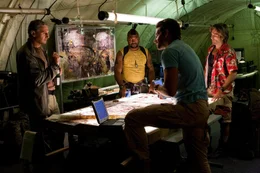 Um seine Unschuld zu beweisen, muss das A-Team erneut ein Verbrechen begehen - sie hatten schon bessere Pl&auml;ne: Hannibal (Liam Neeson, l.), B.A. (Quinton Jackson, 2.v.l.), Face (Bradley Cooper, 2.v.r.), Murdock (Sharlto Copley, r.) ...
