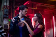 Verlieben sich ineinander: Luke (Rick Malambri, l.) und seine Entdeckung Natalie (Sharni Vinson, r.) ...