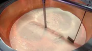 Die Sendung mit dem Elefanten zeigt wie Milchprodukte wie Käse, Butter und co. produziert werden. Die Sendung mit dem Elefanten zeigt wie Milchprodukte wie Käse, Butter und co. produziert werden.