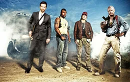 Mit chaotischen Methoden gegen das Verbrechen - das A-Team: Templeton "Faceman" Pack (Bradley Copper, l.), B.A. Baracus (Quinton Jackson, 2.v.l.), H.M. "Howling Mad" Murdock (Sharlto Coples, 2.v.r.) und John "Hannibal" Smith (Liam Neeson, r.) ...