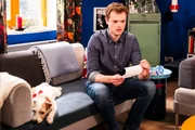 Philipp (Philipp Schneider) beginnt zu Zweifeln, als er von seinen Erinnerungen an die guten und schlechten Zeiten mit Sarah eingeholt wird.