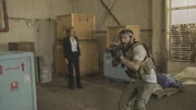 Doris McGarrett (Christine Lahti, l.); Steve McGarrett (Alex O'Loughlin, r.) Doris McGarrett (Christine Lahti, l.); Steve McGarrett (Alex O'Loughlin, r.)