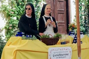 (v.li.): Schwester Agnes (Emanuela von Frankenberg), Schwester Felicitas (Karin Gregorek).