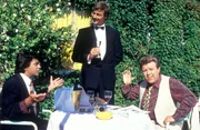 Im Bild (v.li.): Roy Black (Lennie Berger), Gerhard Acktun (Toni, der Hausdiener), Zachi Noy (Harry Leim). Im Bild (v.li.): Roy Black (Lennie Berger), Gerhard Acktun (Toni, der Hausdiener), Zachi Noy (Harry Leim).