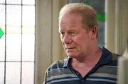 Michael (Peter Mullan) wirkt abwesend Michael (Peter Mullan) wirkt abwesend