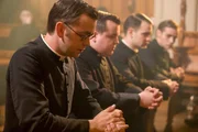 (v.li.): Alex Price (Sid Carter), James Dryden (Clarence Risley), Ed Brody (Ciaran Wolfe). (v.li.): Alex Price (Sid Carter), James Dryden (Clarence Risley), Ed Brody (Ciaran Wolfe).