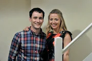 Jason (Sam Swainsbury) und Kelly (Lisa McGrillis) sind gl&uuml;cklich, nur zum Thema &bdquo;Auswandern nach Australien&ldquo; sind sie unterschiedlicher Meinung &hellip;