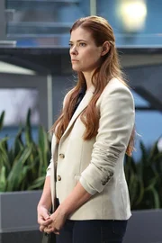 THE ROOKIE &ndash; &bdquo;Hit and Run&ldquo; &ndash; Zusammenfassung der Episode. PEYTON LIST.