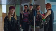 "Wischen ist Macht", "Fantasie ist Fantasie." "Dreck.Weg.Sendracek" goes Virtual Reality. Michelle und ihr Team werden zu einer Start-Up-Firma gerufen, die die erotischen Wünsche von Frauen in virtuelle Realität umwandelt. Gleich zu Beginn aber kracht Michelle mit Firmenchefin Xenia zusammen, die der Putzfirma unsauberes Arbeiten unterstellt. Noch dazu muss gerade diesmal alles tiptop sauber sein, es hat sich nämlich ein Investor angekündigt. Fernando möchte der Firma gleich ein PR-Konzept aufdrängen, während Mira sich wiederum einem der hübschen Mitarbeiter aufdrängt. Dann taucht der mysteriöse Investor auf und Michelle fällt die Kinnlade runter. Im Bild (v.li.): Lilian Jane Gartner (Zoe), Stefano Bernardin (Fernando), Manuel Sefciuc (Valentin), Ursula Strauss (Michelle Sendracek), Zeynep Buyrac (Mira), Lisa-Lena Tritscher (Xenia). "Wischen ist Macht", "Fantasie ist Fantasie." "Dreck.Weg.Sendracek" goes Virtual Reality. Michelle und ihr Team werden zu einer Start-Up-Firma gerufen, die die erotischen Wünsche von Frauen in virtuelle Realität umwandelt. Gleich zu Beginn aber kracht Michelle mit Firmenchefin Xenia zusammen, die der Putzfirma unsauberes Arbeiten unterstellt. Noch dazu muss gerade diesmal alles tiptop sauber sein, es hat sich nämlich ein Investor angekündigt. Fernando möchte der Firma gleich ein PR-Konzept aufdrängen, während Mira sich wiederum einem der hübschen Mitarbeiter aufdrängt. Dann taucht der mysteriöse Investor auf und Michelle fällt die Kinnlade runter. Im Bild (v.li.): Lilian Jane Gartner (Zoe), Stefano Bernardin (Fernando), Manuel Sefciuc (Valentin), Ursula Strauss (Michelle Sendracek), Zeynep Buyrac (Mira), Lisa-Lena Tritscher (Xenia).
