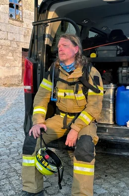 Jarkko T. Laine war an der Produktion der Dokumentation &uuml;ber die Waldbr&auml;nde in Portugal als Kameramann beteiligt.
