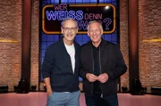 Treten bei "Wer wei&szlig; denn sowas?" als Kandidaten an: Der Fernsehmoderator Reinhold Beckmann (l.) und der Fernsehmoderator Johannes B. Kerner (r.).