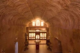 Blick in die unterirdische Stadt Coober Pedy in Australien, deren Bewohner wegen der sengenden Hitze in Wohnh&ouml;hlen leben