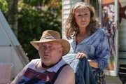 Bestürzung über den Tod des Schwiegersohnes: Bjarne Henriksen als Carlo Hansen, Kirsten Lehfeldt als Lulu Bestürzung über den Tod des Schwiegersohnes: Bjarne Henriksen als Carlo Hansen, Kirsten Lehfeldt als Lulu