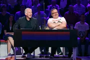 Rateteam-Kapit&auml;n Elton (r.) mit Fernsehmoderator Johannes B. Kerner (l.).
