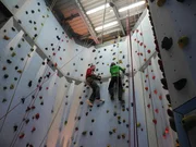 Johannes bei seinen ersten Versuchen im Speedclimbing Johannes bei seinen ersten Versuchen im Speedclimbing
