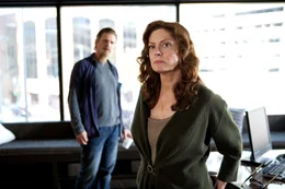Joanne Keeghan (Susan Sarandon)