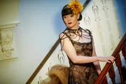 Miss Fisher (Essie Davis) bei ihrem nächsten Fall. Miss Fisher (Essie Davis) bei ihrem nächsten Fall.