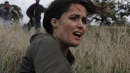 Scarlet (Rose Byrne) hat erkannt, dass der Schl&uuml;ssel zur Heilung der Infektion die Kinder Tammy und Andy sind, und ist bereit, sich f&uuml;r sie zu opfern...