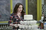 Die letzten Vorbereitungen für die Hochzeit ihrer Freunde werden komplizierter als erwartet: Max (Kat Dennings) ... Die letzten Vorbereitungen für die Hochzeit ihrer Freunde werden komplizierter als erwartet: Max (Kat Dennings) ...