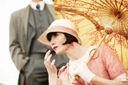 Essie Davis (Phryne Fisher). Essie Davis (Phryne Fisher).