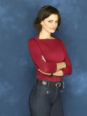(1. Staffel) - Die hartnäckige Detektivin Kate Beckett (Stana Katic) hat eine Vorliebe für außergewöhnliche Fälle, die in kein Schema passen. (1. Staffel) - Die hartnäckige Detektivin Kate Beckett (Stana Katic) hat eine Vorliebe für außergewöhnliche Fälle, die in kein Schema passen.