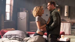 Lindy (Kate Beckinsale) und Justin (Jai Courtney)